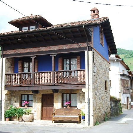 Casa Rural La Regenta Poo  Exterior foto